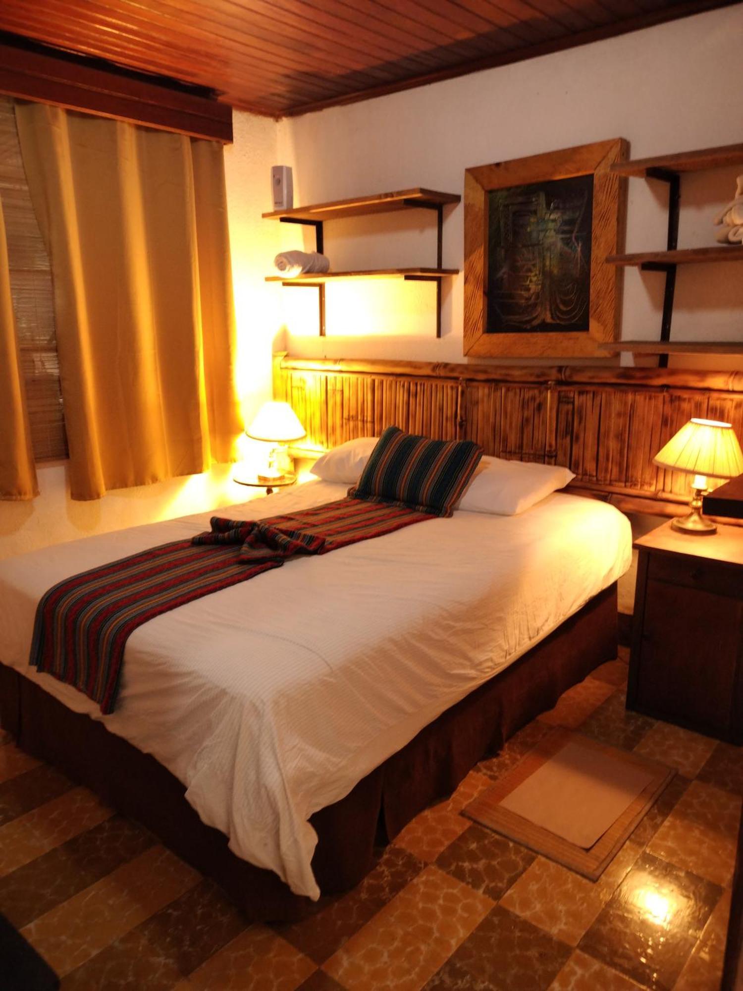Hotel Casa Chapultepec Coban Bagian luar foto