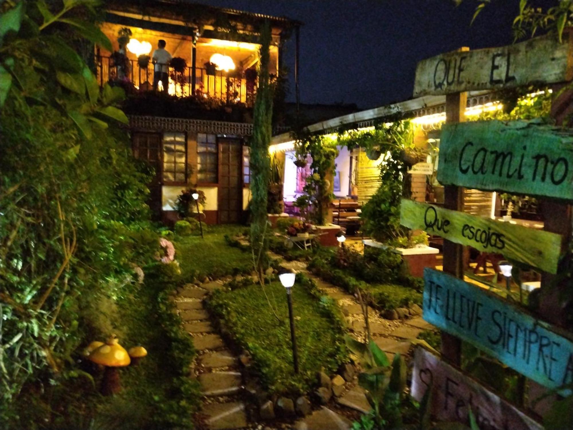 Hotel Casa Chapultepec Coban Bagian luar foto